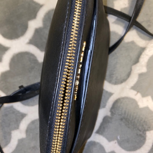 Michael Kors Crossbody - Picture 3 of 6